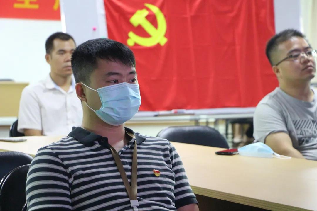 龙8国际官网正版党支部观看建党100周年直播1.jpg